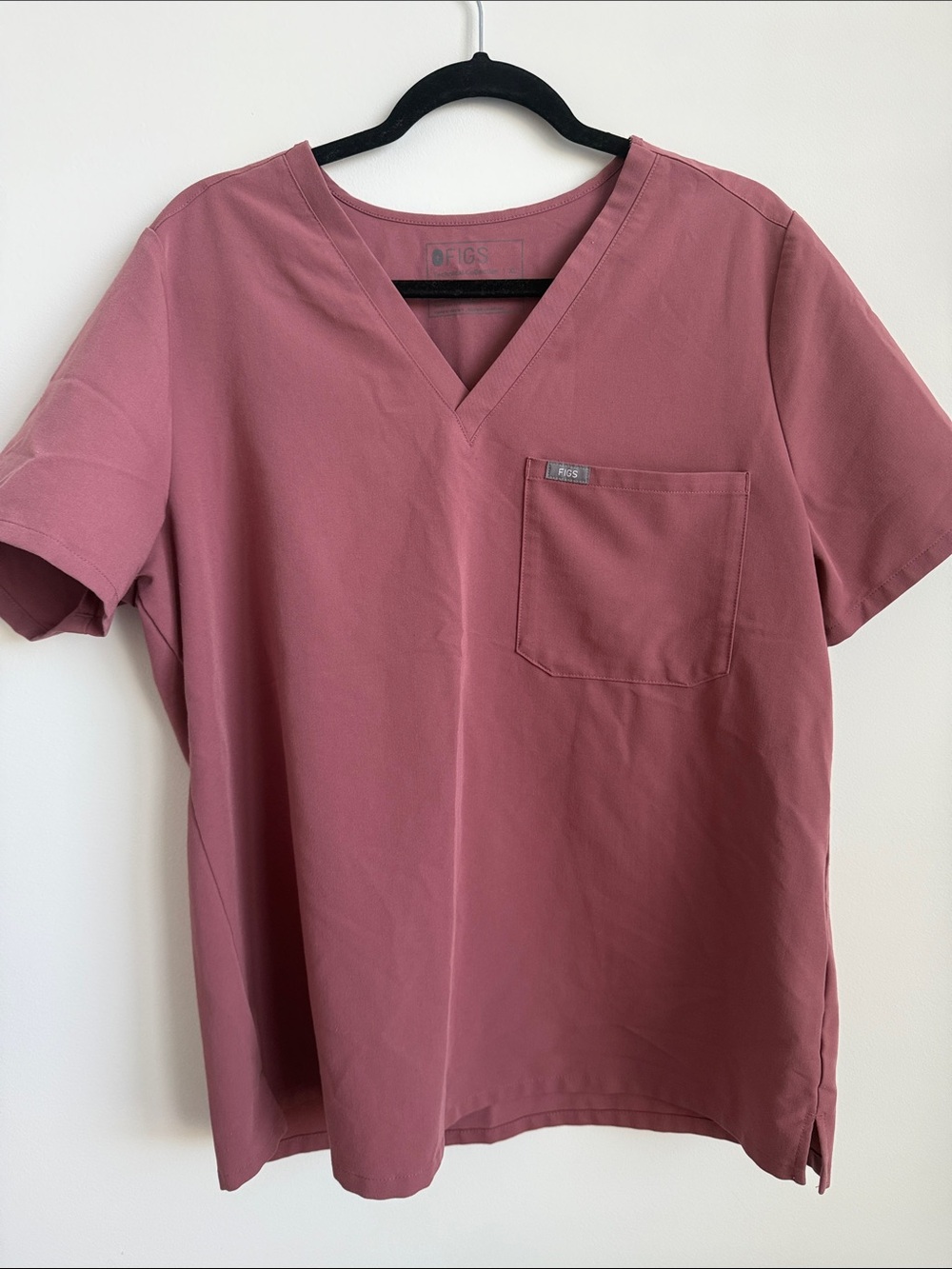 Figs V-Neck Scrub Top in Dusty Rose